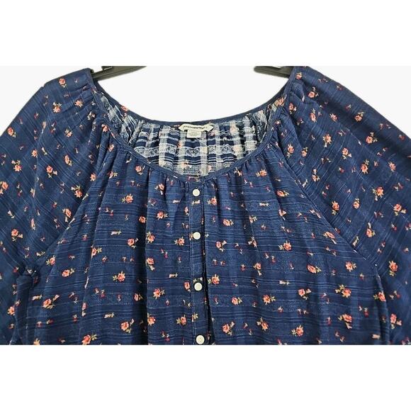 American Eagle ~Woman Size S~ Blue Floral Long Sleeve Button Front Cropped Top. - Picture 11 of 13